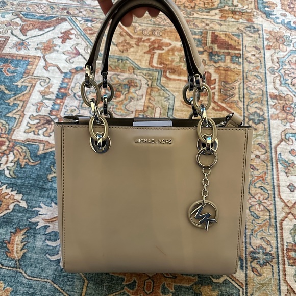 Michael Kors Handbags - ❗️SOLD❗️